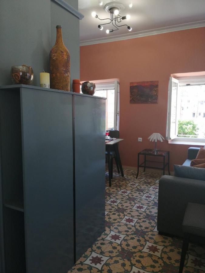 Ferienwohnung Sunny Cozy House With Grand Courtyard Leonídion Exterior foto