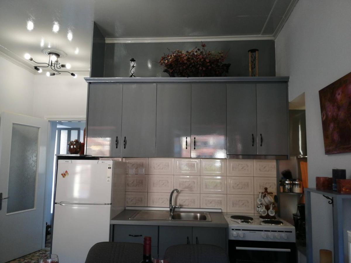 Ferienwohnung Sunny Cozy House With Grand Courtyard Leonídion Exterior foto